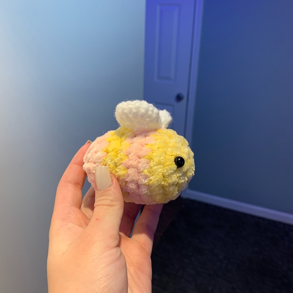 mini pink lemonade bee - Picture 2 of 3